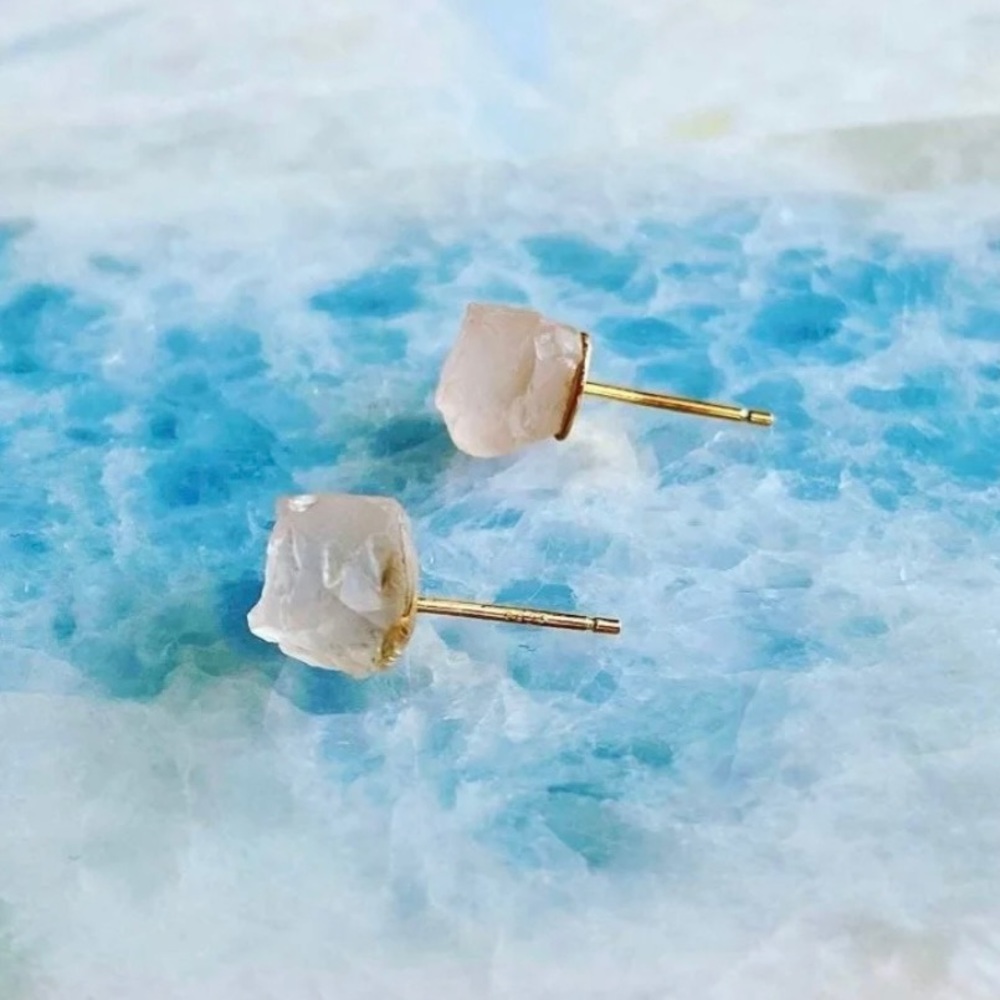 🆕 New Raw Rose Quartz Crystal Stud Gemstone Earrings
